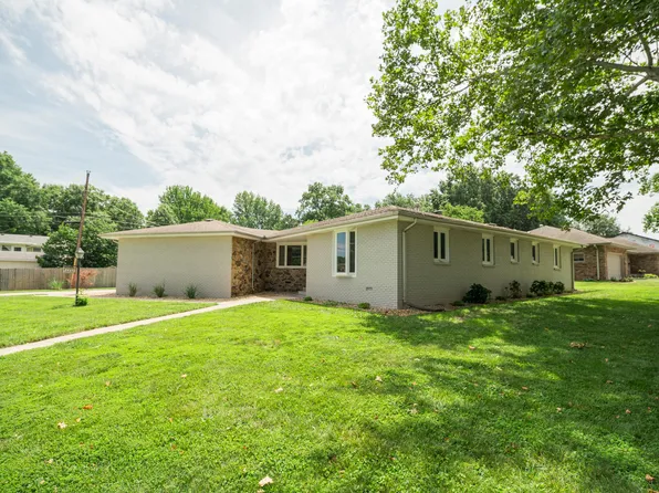 3220 E Southern Hills Boulevard, Springfield, MO 65804