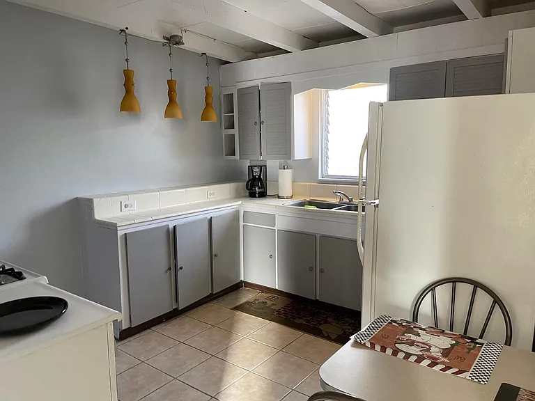3819 Clairemont Dr — Photo 3