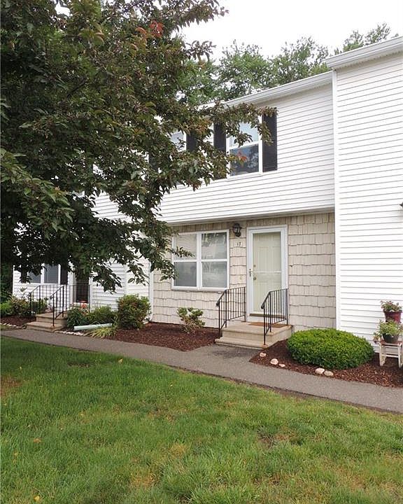 1st image of 17 Pepperbush Ln #17