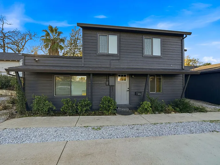 2153-2155 Placer St — Photo 2