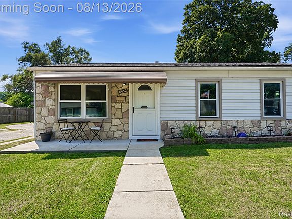 2nd image of 6452 Marcy St