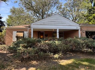 210 Harlem Ave, Glenview, IL 60025