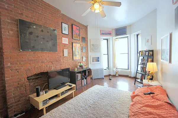 Rented by Compass | media 18