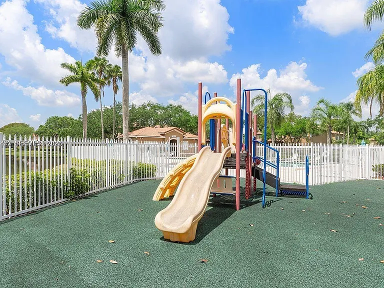 16035 Emerald Cove Rd — Photo 29