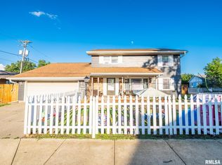 500 N 6th St, Pekin, IL 61554