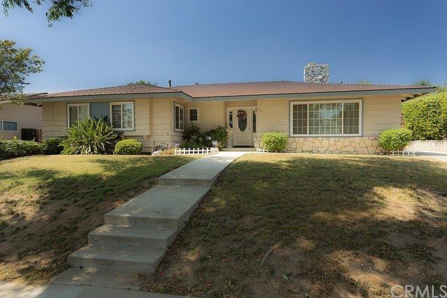 1st image of 551 E Leadora Ave