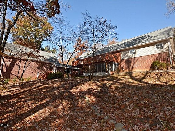 3rd image of 4617 Silverhill Dr
