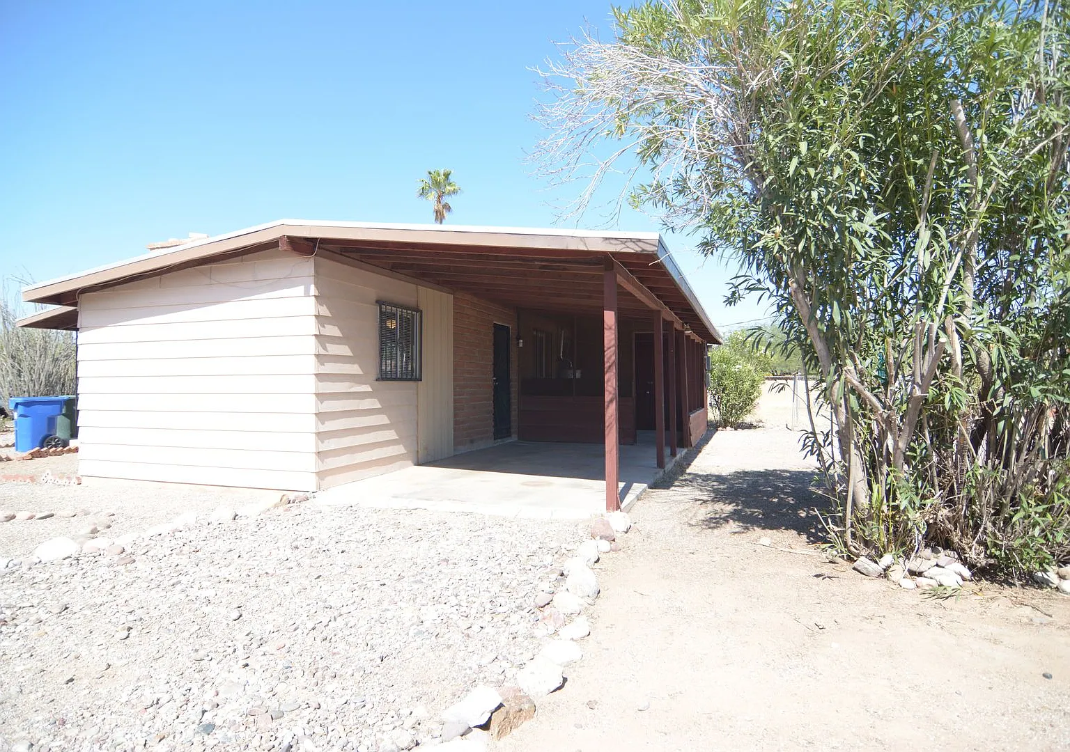 Charming 2 Bedroom 1 Bath Home! Central Tucson Location! — Photo 4