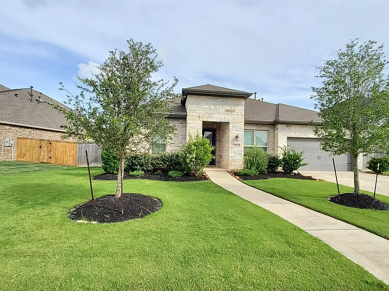 30607 Bahia Oak Bnd — Photo 1