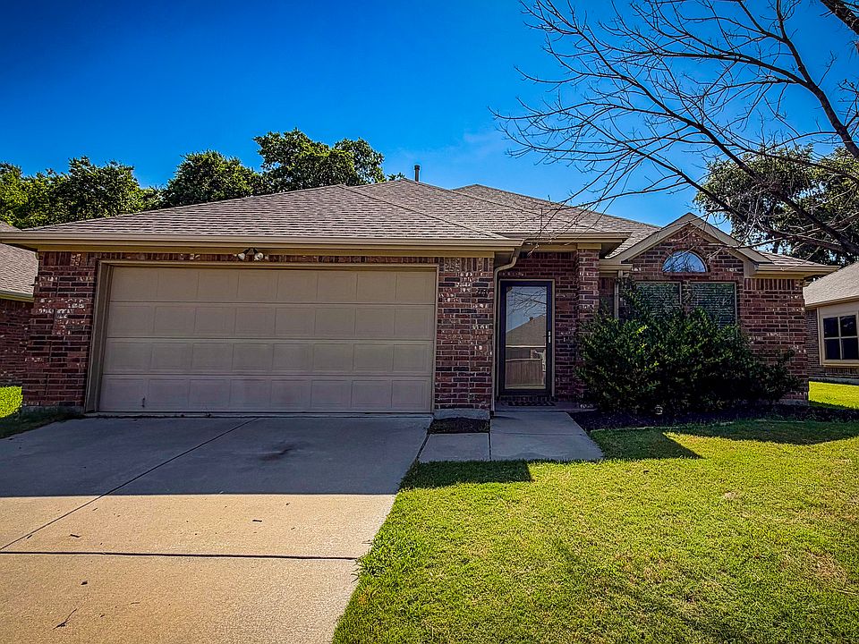 1st image of 2151 Oakridge Dr