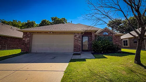 2151 Oakridge Dr Photo 1