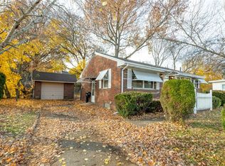 1074 N Main St, Akron, OH 44310