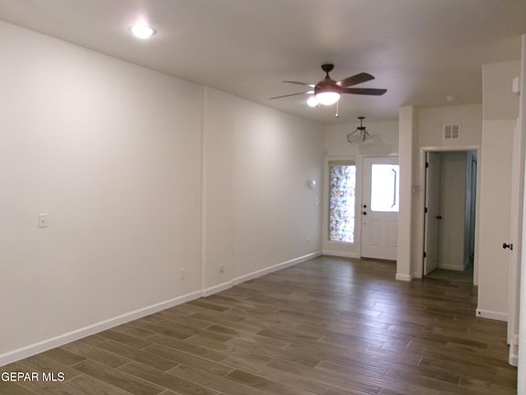 3rd image of 1060 Hoppas Ct #B