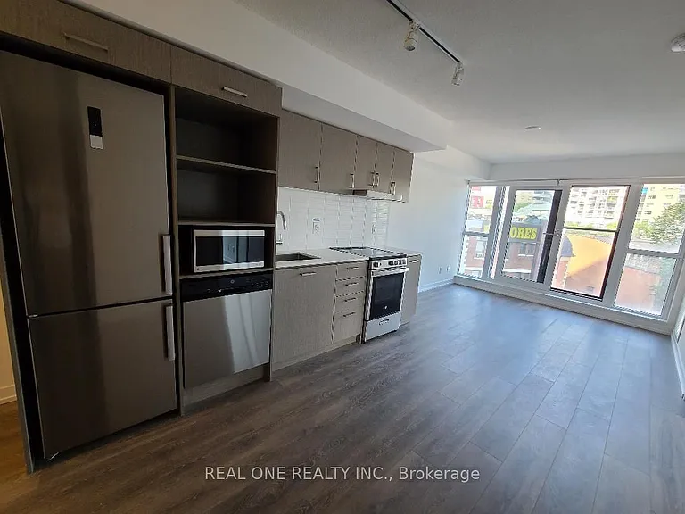 219 Dundas St E #511 — Photo 2