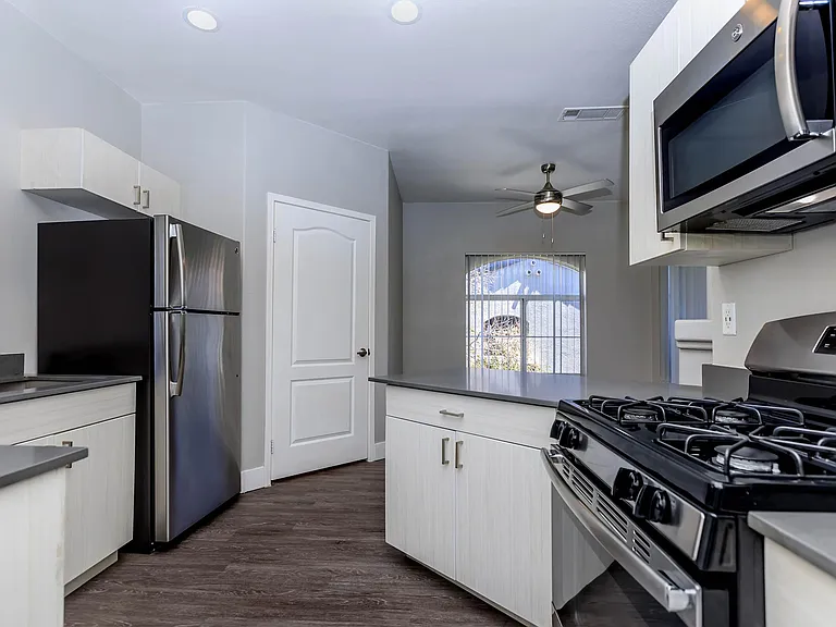 GOURMET KITCHEN