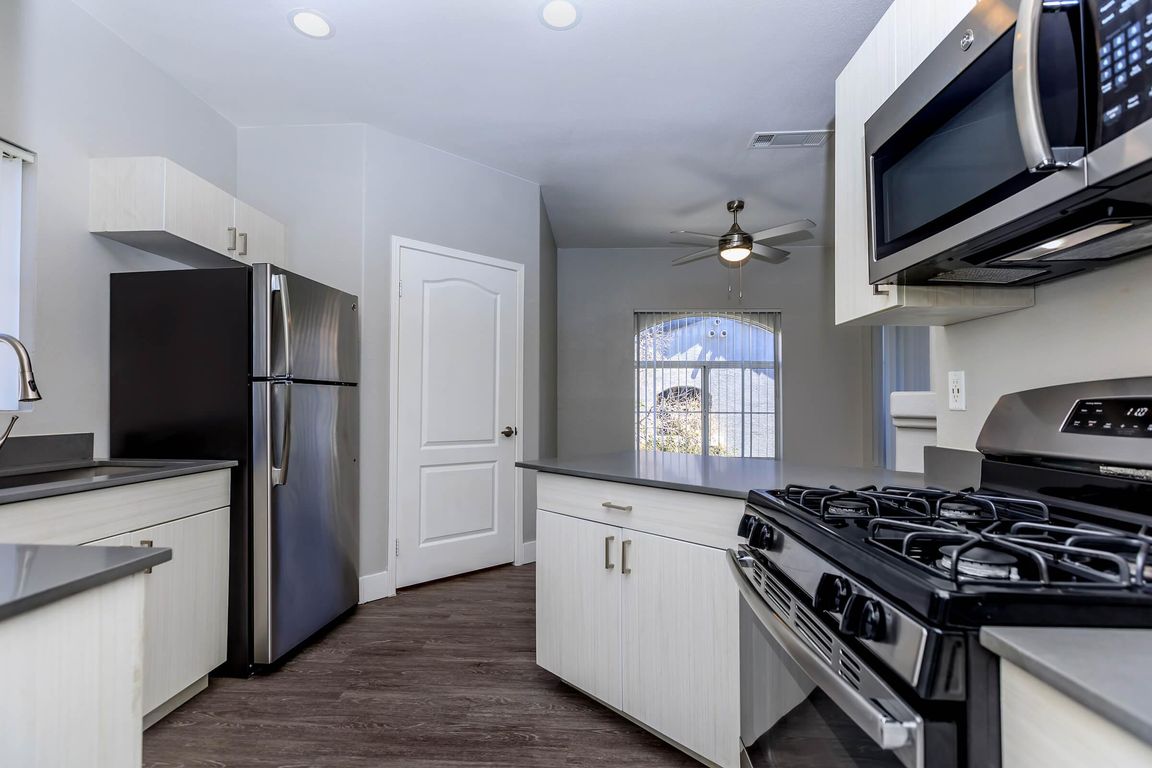 GOURMET KITCHEN