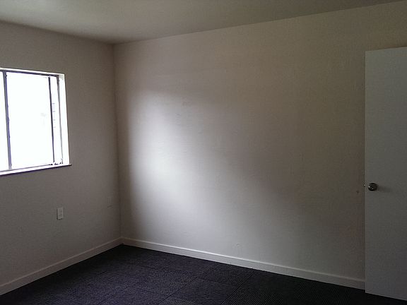 4th image of 3327 68th Ave APT E
