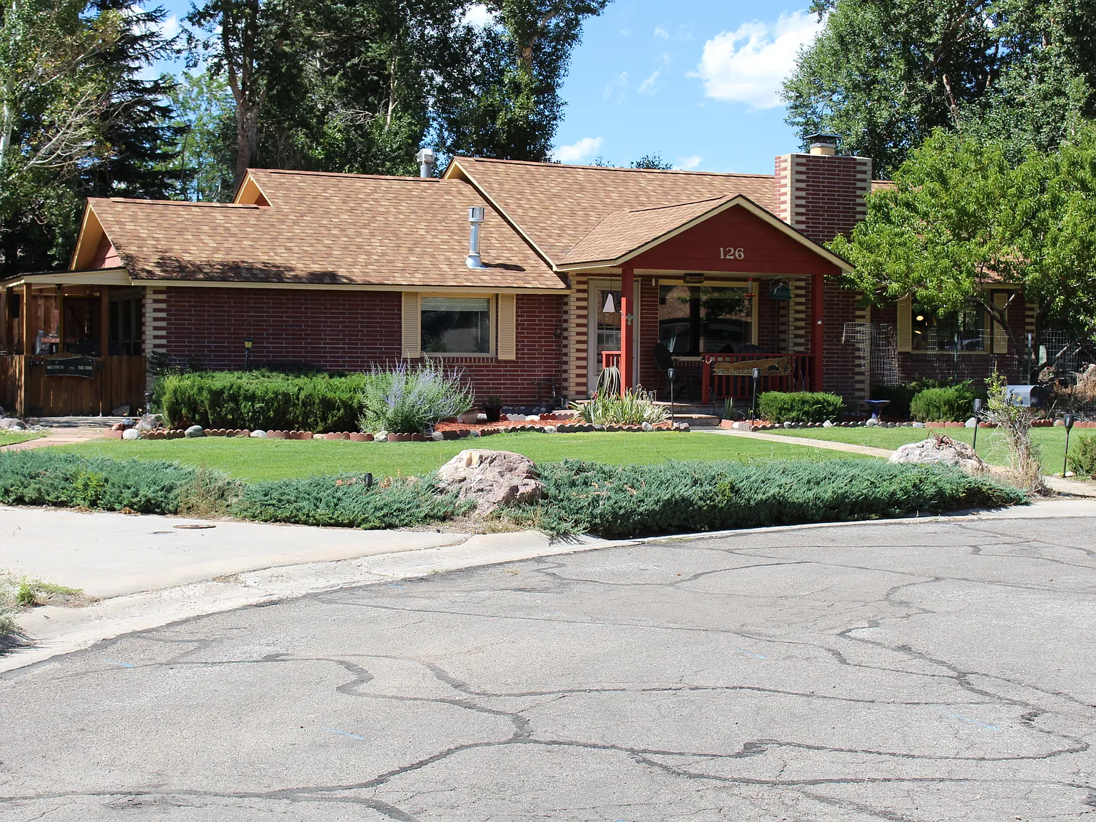 3 bed, 1325 sqft, $2,850 — Photo 1