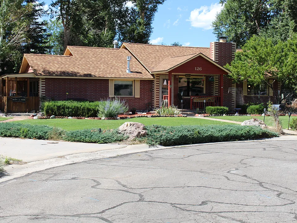126 Mesa Dr