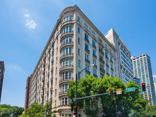 3400 N Lake Shore Dr APT 1B, Chicago, IL 60657