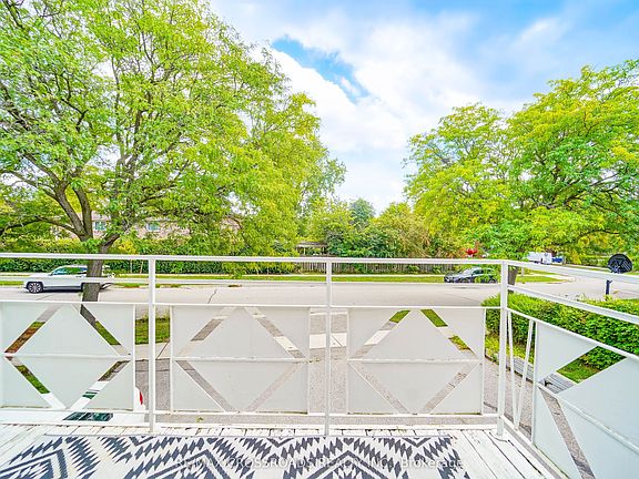 3rd image of 8 Topaz Gate