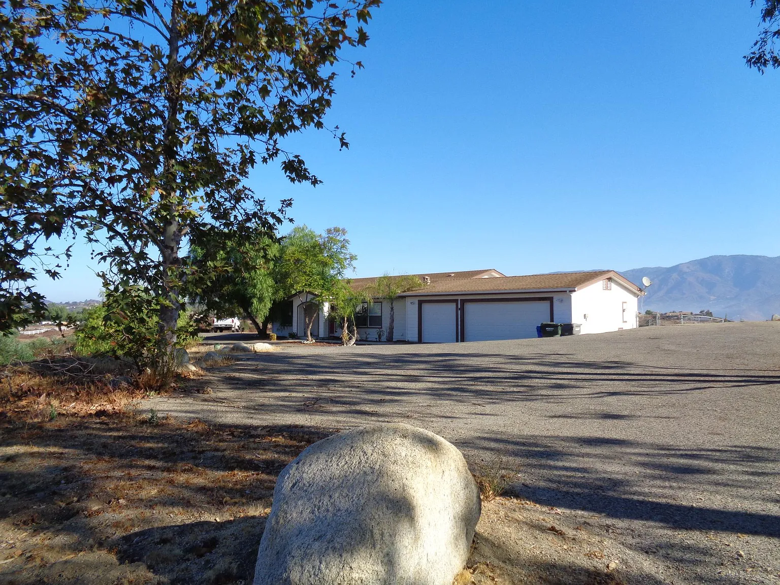 3 bed, 2480 sqft, $4,300 — Photo 2