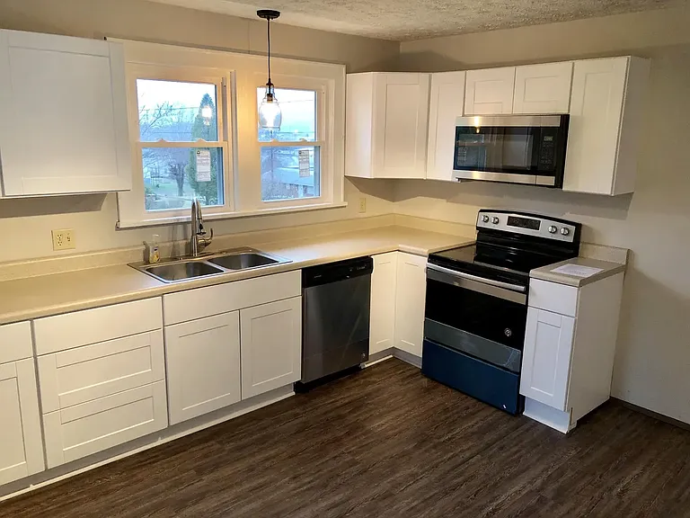 212 Liberty St — Photo 10