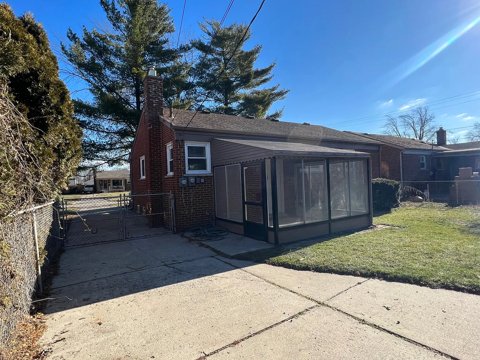 4 bed, 1944 sqft, $2,350 — Photo 4