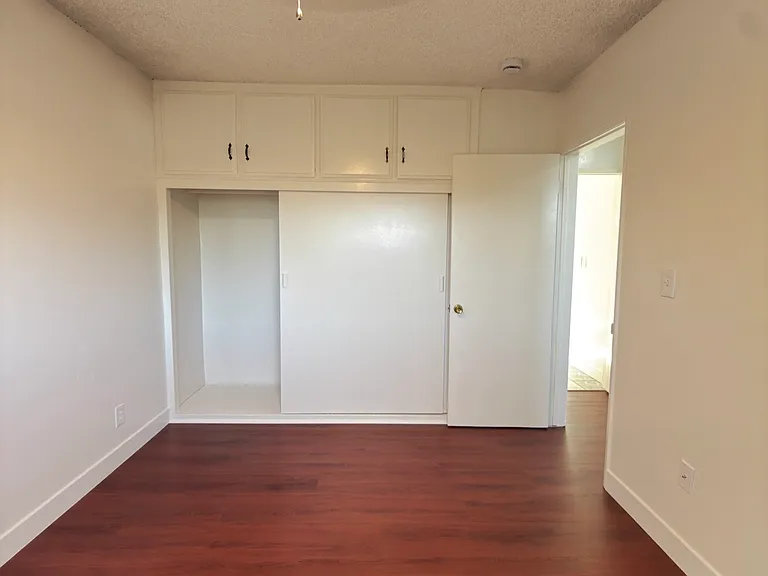 3756 1/2 E 6th St #3756-1/2 — Photo 3