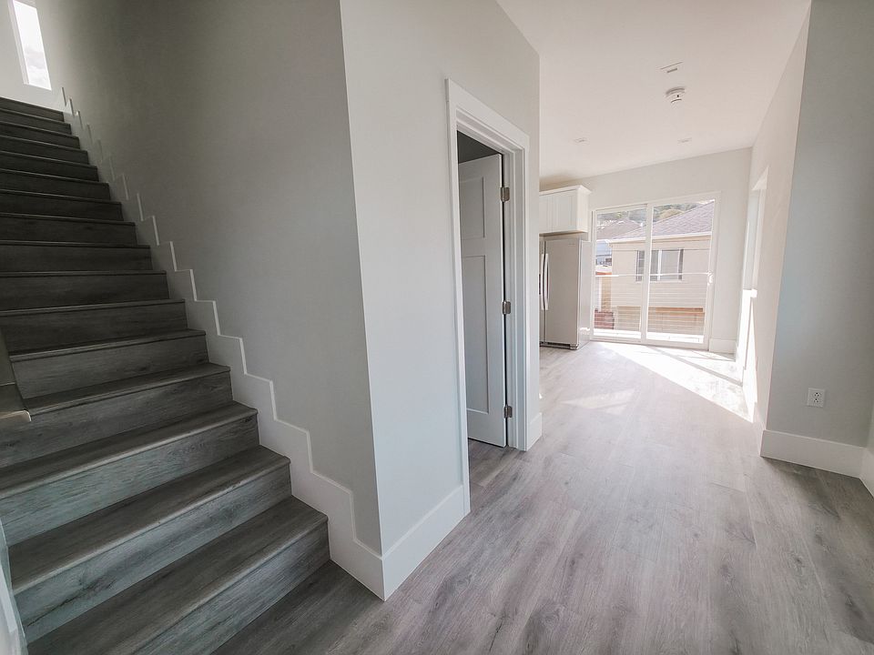 1st image of 846 Hawthorne Pl