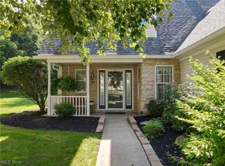 407 Woodside Dr, Northfield, OH 44067