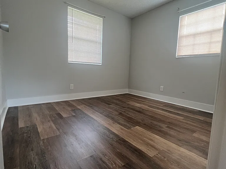7649 Hillside Dr — Photo 10