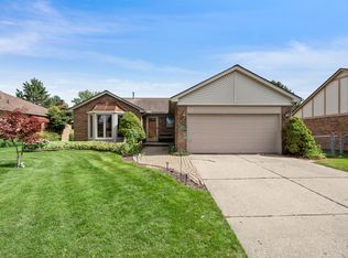 46946 Foxtail Ct, Macomb, MI 48044