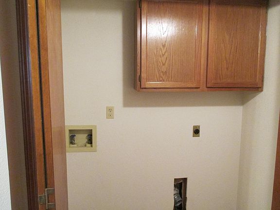 5th image of 1027 NE Lindsay Ave APT A