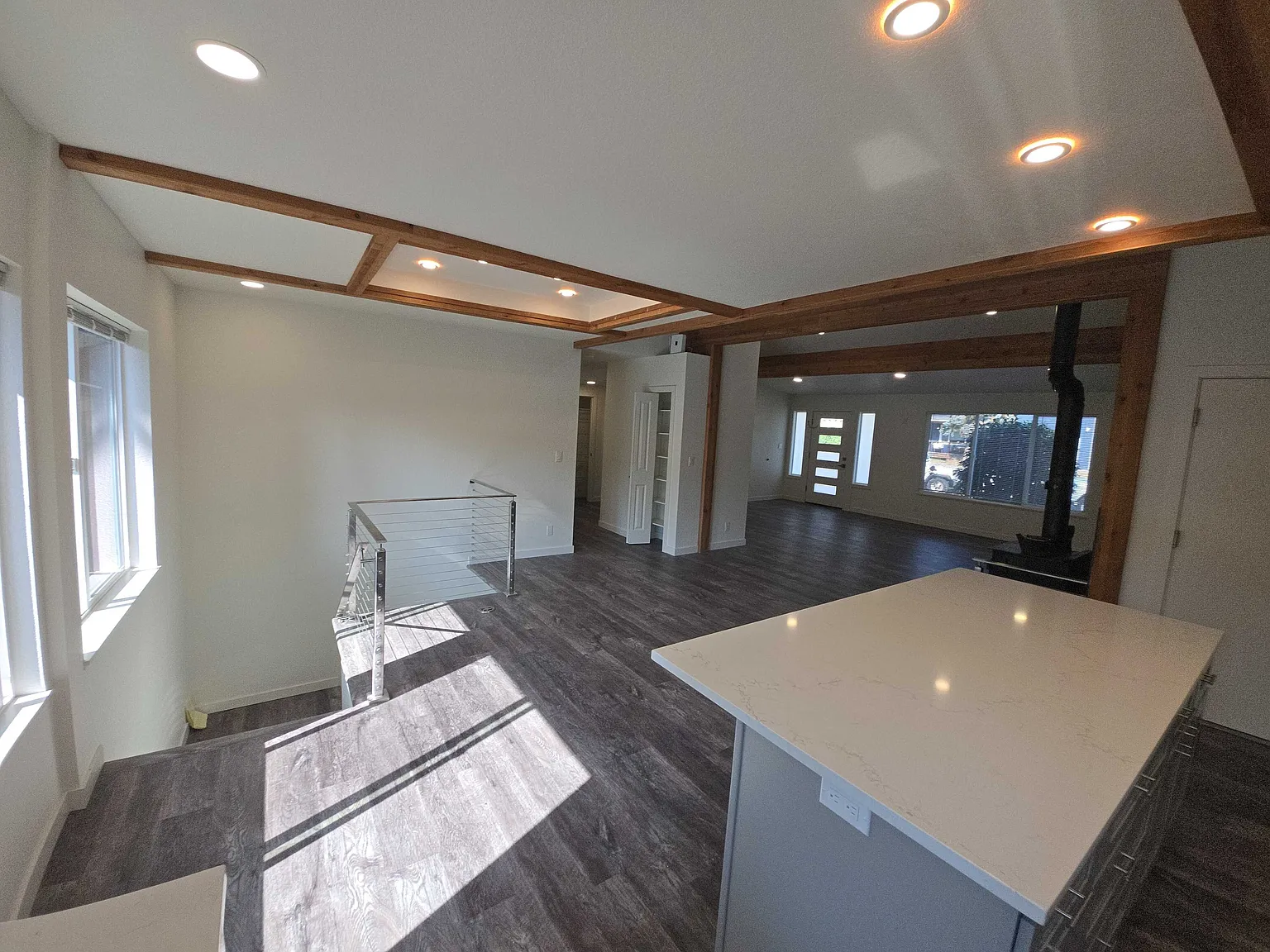 Shoreline House — Photo 2