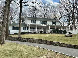 5 Doe View Ln, Pound Ridge, NY 10576