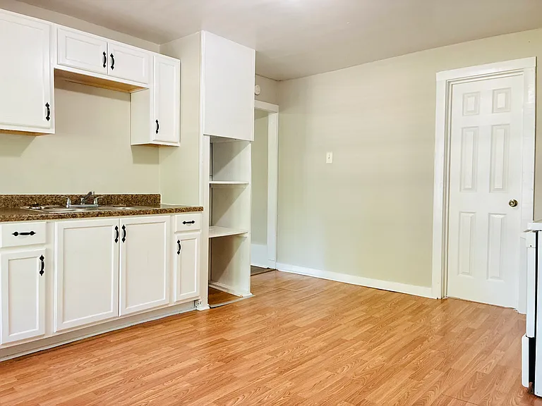 407 Digh St — Photo 8