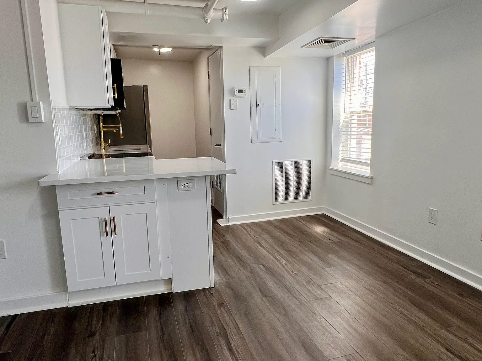 2 bed, 725 sqft, $2,350 — Photo 4