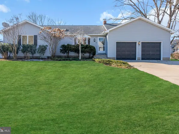 298 Tackle Ave, Manahawkin, NJ 08050