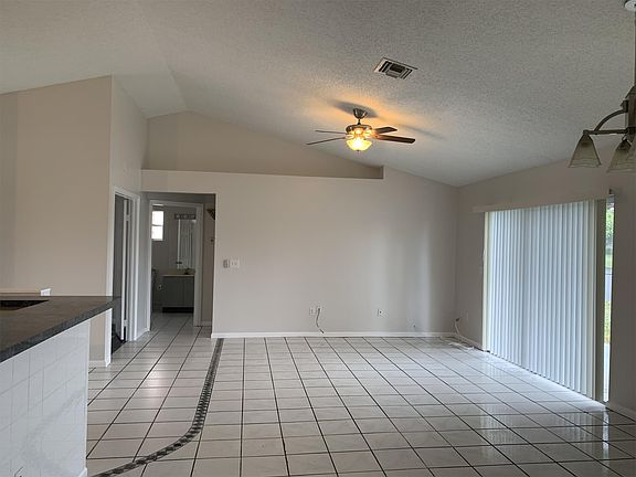 3rd image of 1824 Edgewater Dr