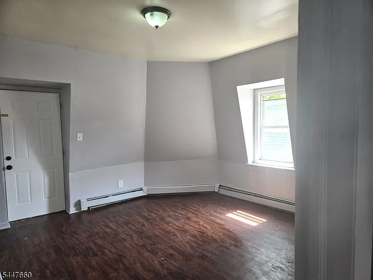 763 W Grand Ave — Photo 9
