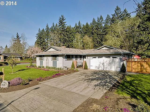 868 SE 37th Ave photo 1