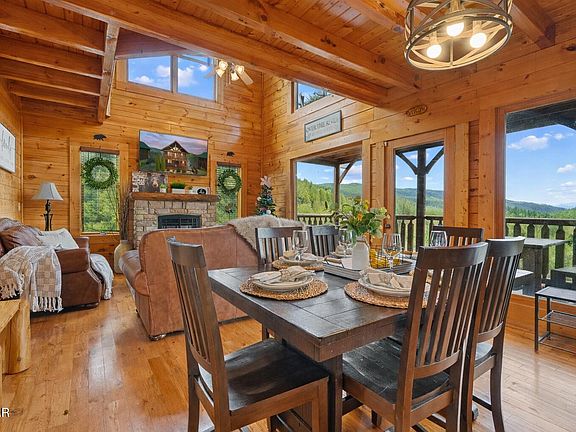 5th image of 2815 White Oak Ridge Ln