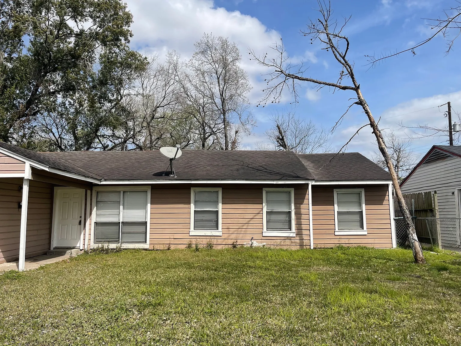 3 bed, 1400 sqft, $1,475 — Photo 1