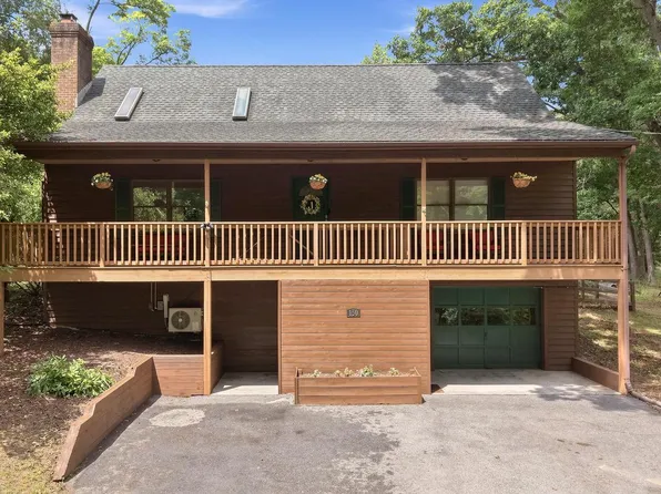 150 Lake Holiday Rd, Cross Junction, VA 22625