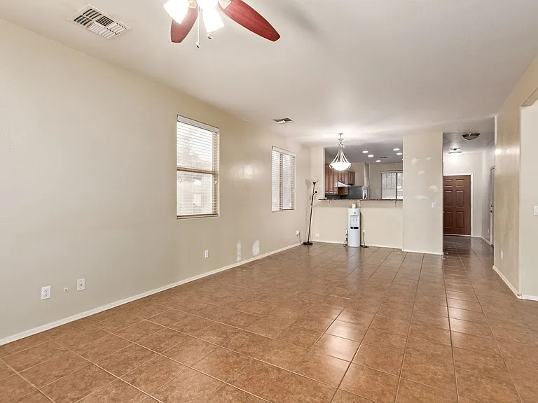 7419 W Glass Ln — Photo 9