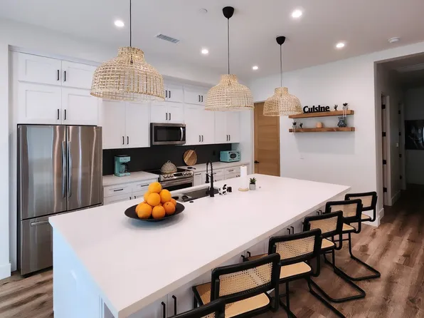 18320 Citronia St, Northridge, CA 91325