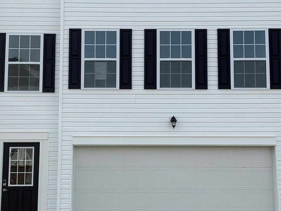1st image of 127 Dusky Willow Dr