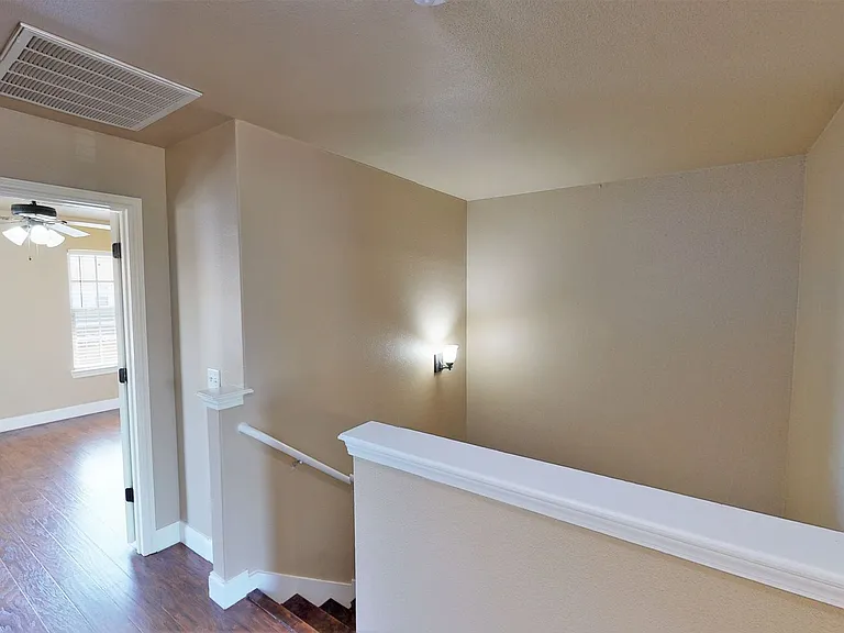 804 Meadowlands Drive — Photo 11
