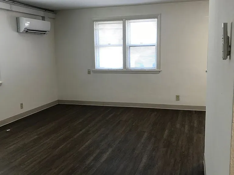 State Street Apartments — Photo 5